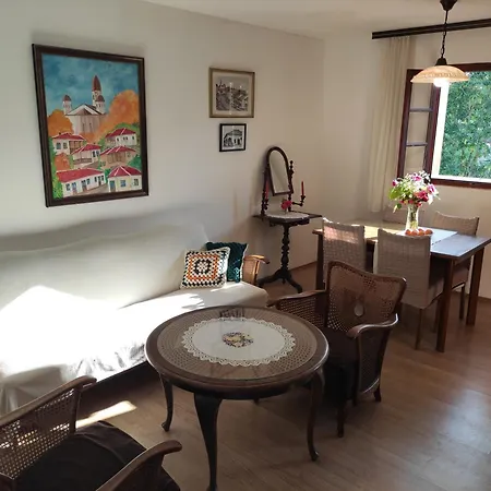 Apostolovic Kuca Kulturni Spomenik U Centru Grocke *