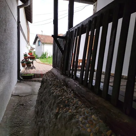 Apostolovic Kuca Kulturni Spomenik U Centru Grocke