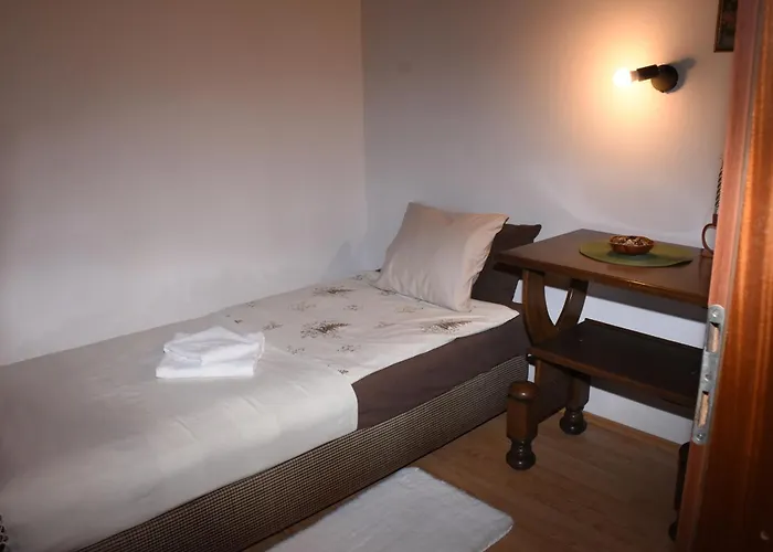 Apostolovic Kuca Kulturni Spomenik U Centru Grocke Grocka