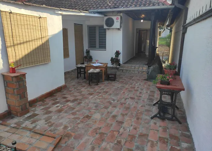 Apostolovic Kuca Kulturni Spomenik U Centru Grocke Grocka