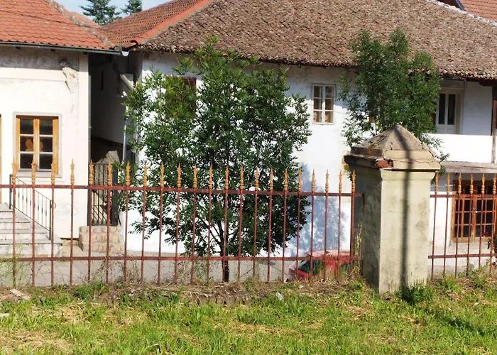 Apostolovic Kuca Kulturni Spomenik U Centru Grocke Apartman *